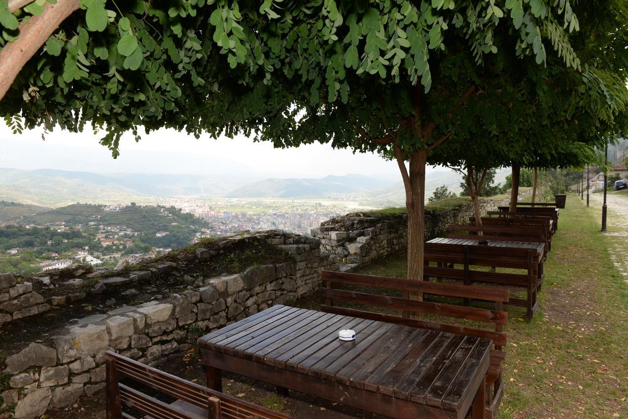 Guest House Iljesa Berat Eksteriør bilde