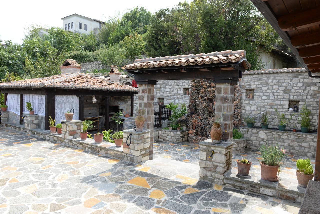 Guest House Iljesa Berat Eksteriør bilde