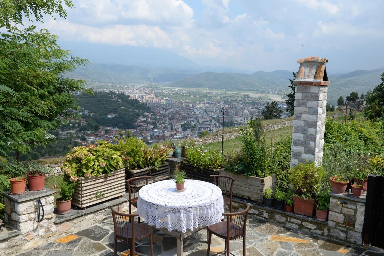 Guest House Iljesa Berat Eksteriør bilde