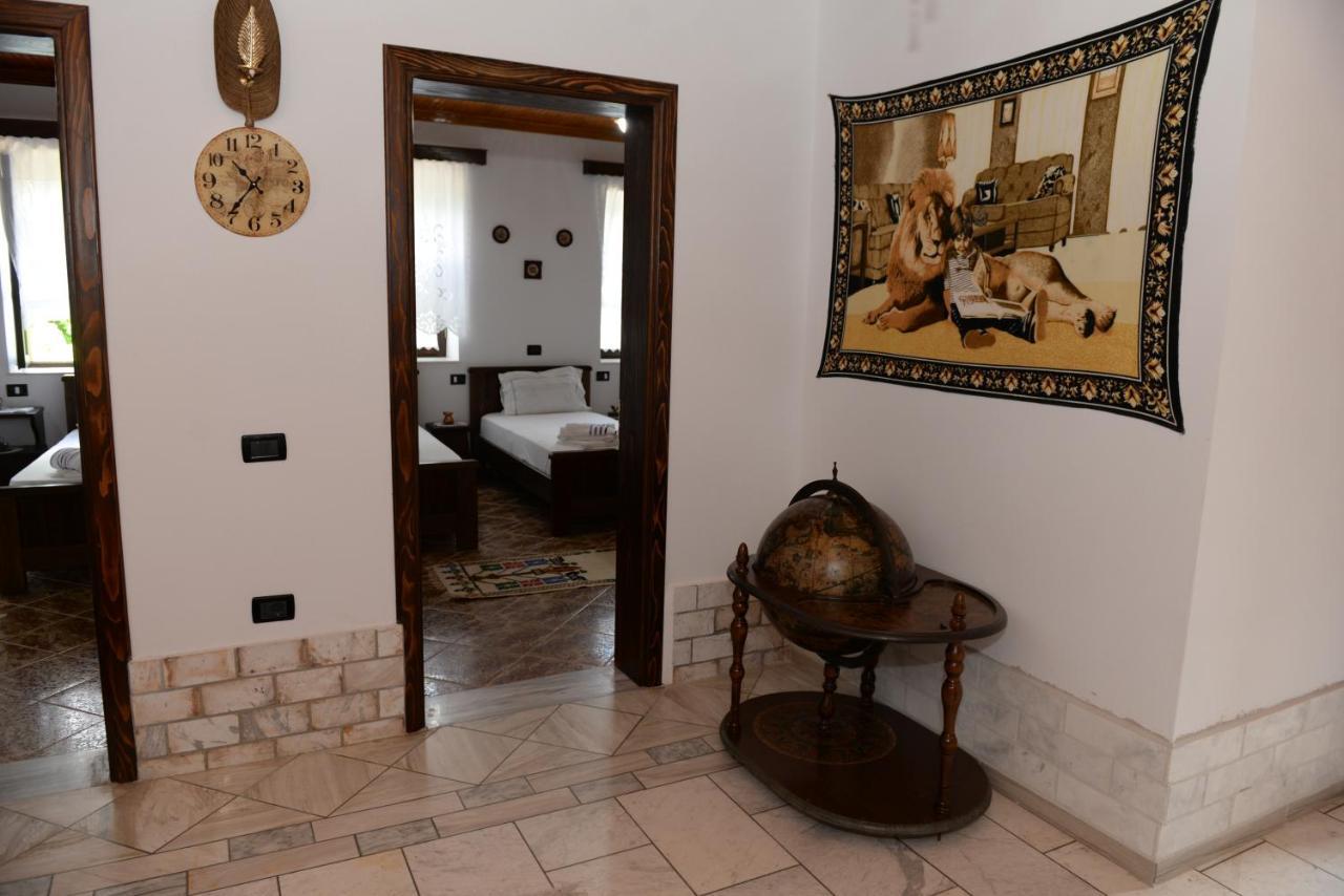 Guest House Iljesa Berat Eksteriør bilde