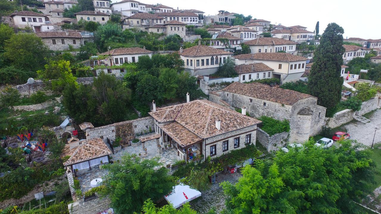 Guest House Iljesa Berat Eksteriør bilde
