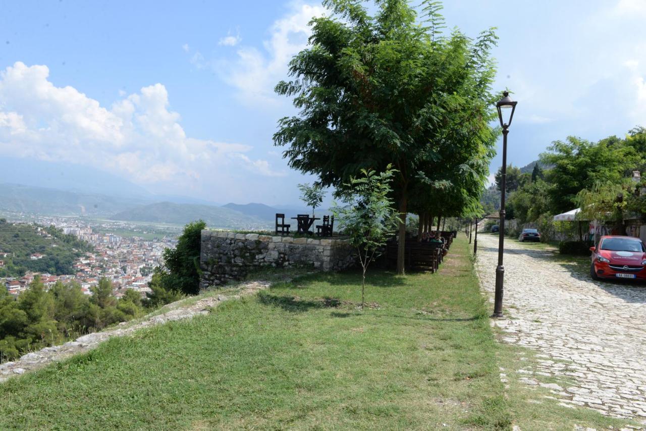 Guest House Iljesa Berat Eksteriør bilde