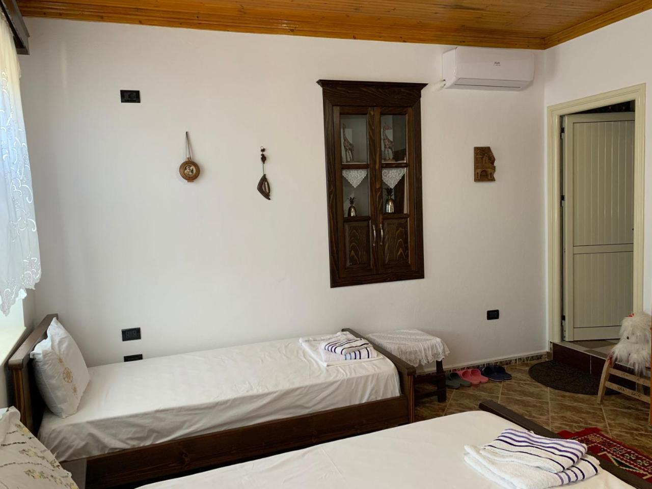 Guest House Iljesa Berat Eksteriør bilde