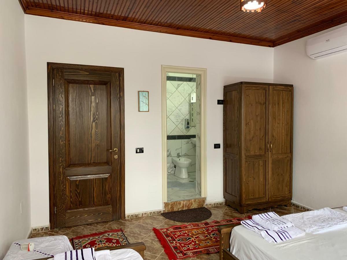 Guest House Iljesa Berat Eksteriør bilde